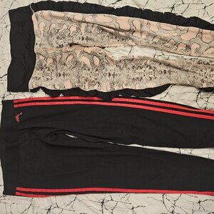 $13 Bundle: 5 pairs size large leggings